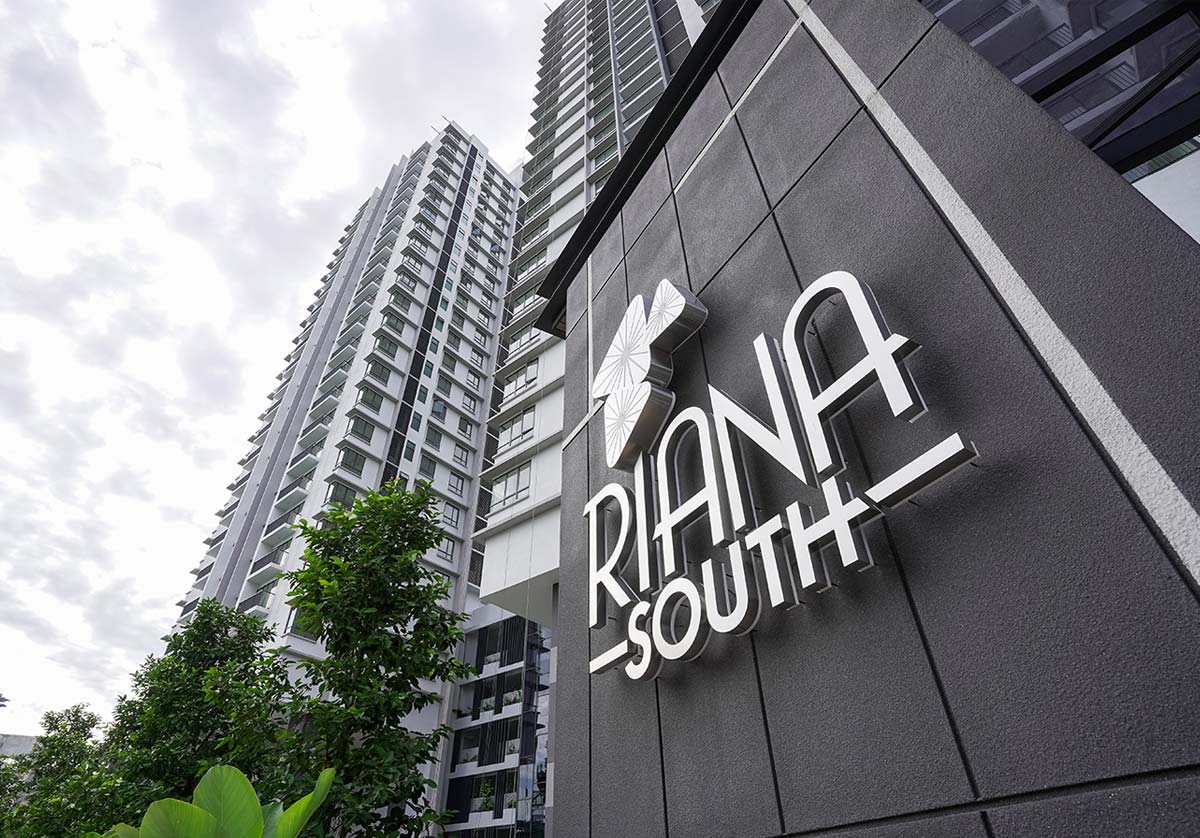 Riana South